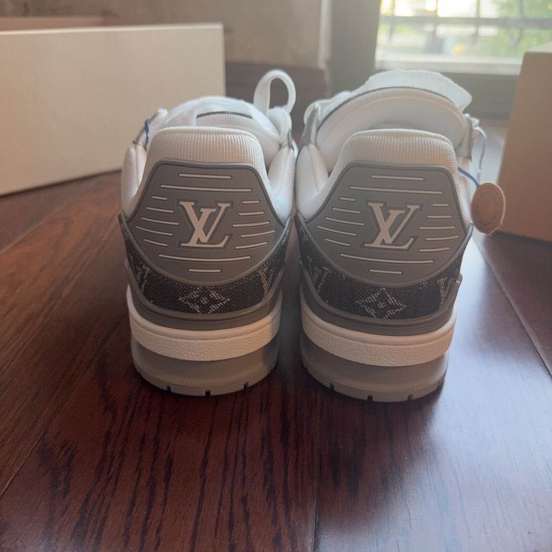 Louis Vuitton Louis Vuitton Low-Top Trainer Sneakers in Gray White 0079 Size US 8 / EU 41 - 3 Thumbnail