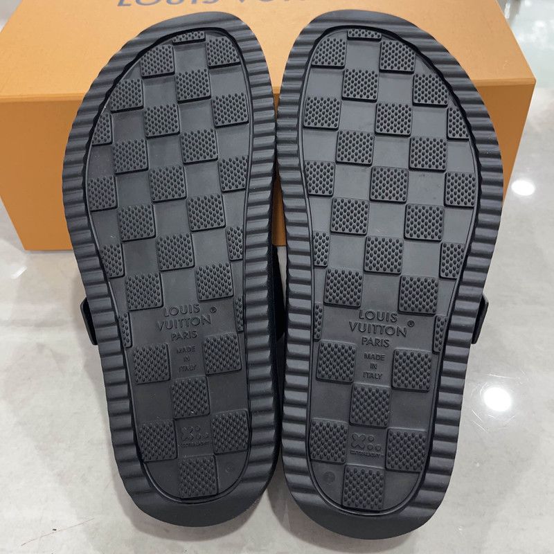 Louis Vuitton Louis Vuitton Black Leather Slide Sandals for Men 0079 Size US 7.5 / EU 40-41 - 4 Thumbnail