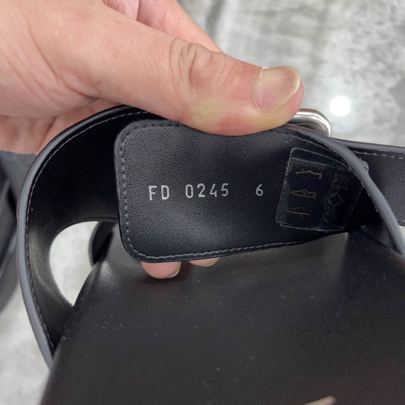 Louis Vuitton Louis Vuitton Black Leather Slide Sandals for Men 0079 Size US 7.5 / EU 40-41 - 5 Thumbnail