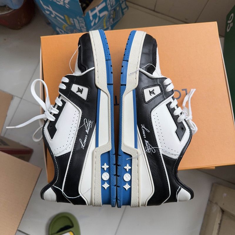 Louis Vuitton Louis Vuitton Black and Blue Trainer Sneakers 0079 Size US 9 / EU 42 - 9 Thumbnail