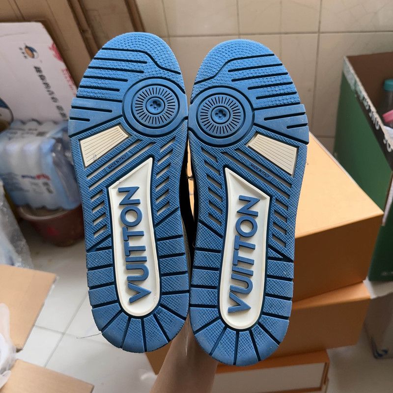 Louis Vuitton Louis Vuitton Black and Blue Trainer Sneakers 0079 Size US 9 / EU 42 - 4 Thumbnail