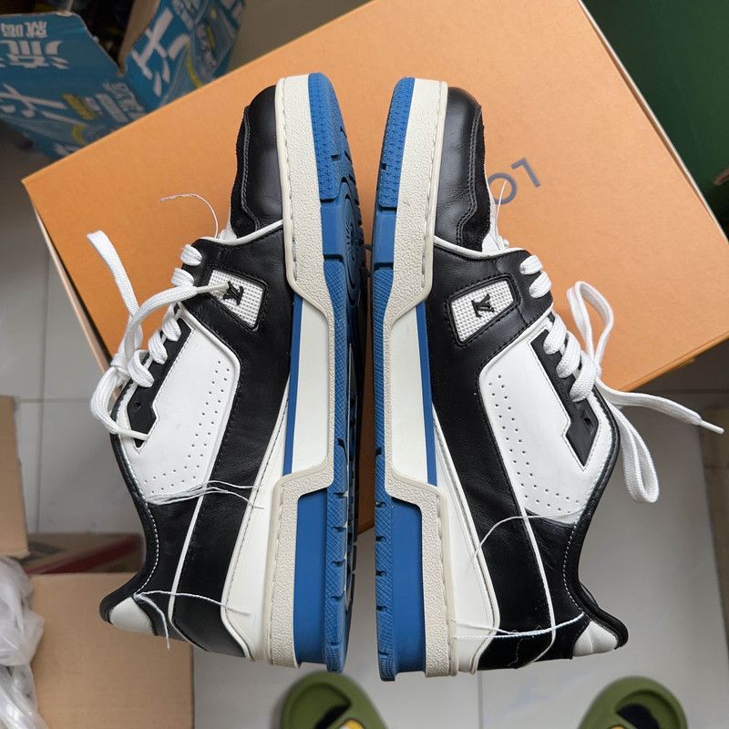 Louis Vuitton Louis Vuitton Black and Blue Trainer Sneakers 0079 Size US 9 / EU 42 - 8 Thumbnail