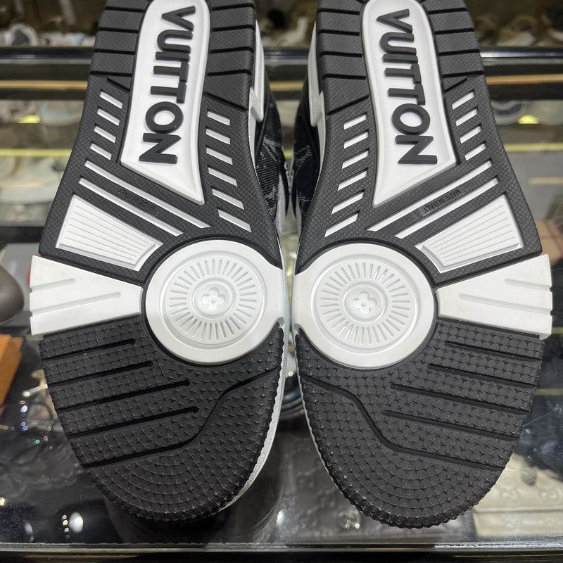 Louis Vuitton Louis Vuitton Panda Print Low-Top Sneakers 0079 Size US 7.5 / EU 40-41 - 9 Thumbnail