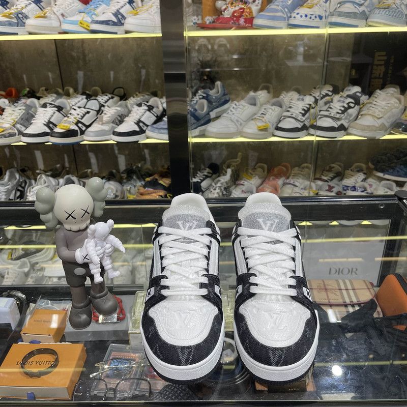 Louis Vuitton Louis Vuitton Panda Print Low-Top Sneakers 0079 Size US 7.5 / EU 40-41 - 2 Thumbnail