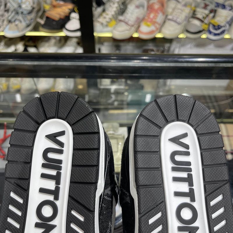Louis Vuitton Louis Vuitton Panda Print Low-Top Sneakers 0079 Size US 7.5 / EU 40-41 - 10 Thumbnail