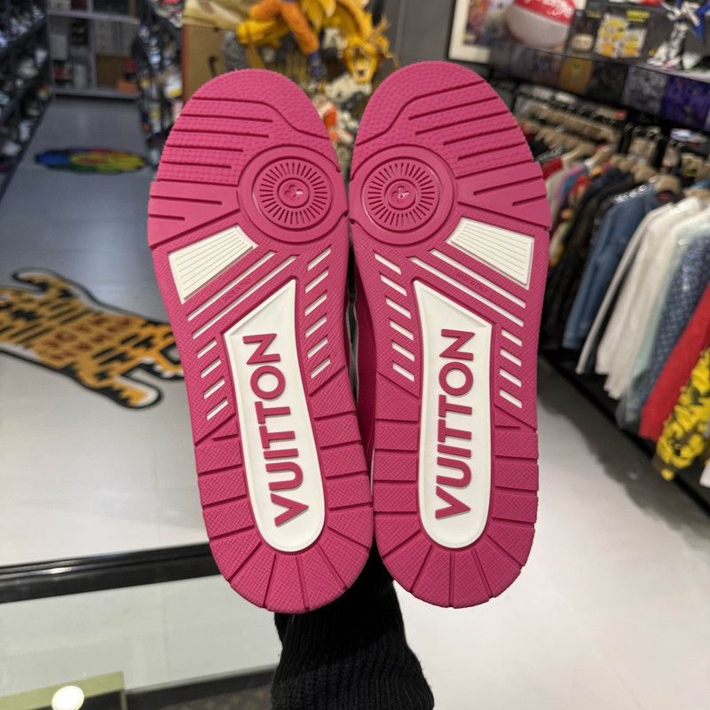 Louis Vuitton Louis Vuitton Trainer Pink Low-Top Sneakers 0079 Size US 10.5 / EU 43-44 - 4 Thumbnail