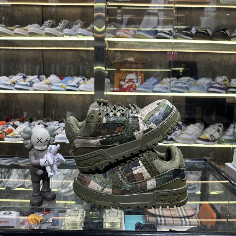 Louis Vuitton Louis Vuitton Trainer Maxi Sneakers in Green 0079 Size US 8 / EU 41 - 9 Thumbnail