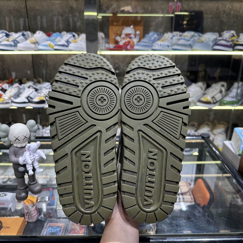 Louis Vuitton Louis Vuitton Trainer Maxi Sneakers in Green 0079 Size US 8 / EU 41 - 4 Thumbnail