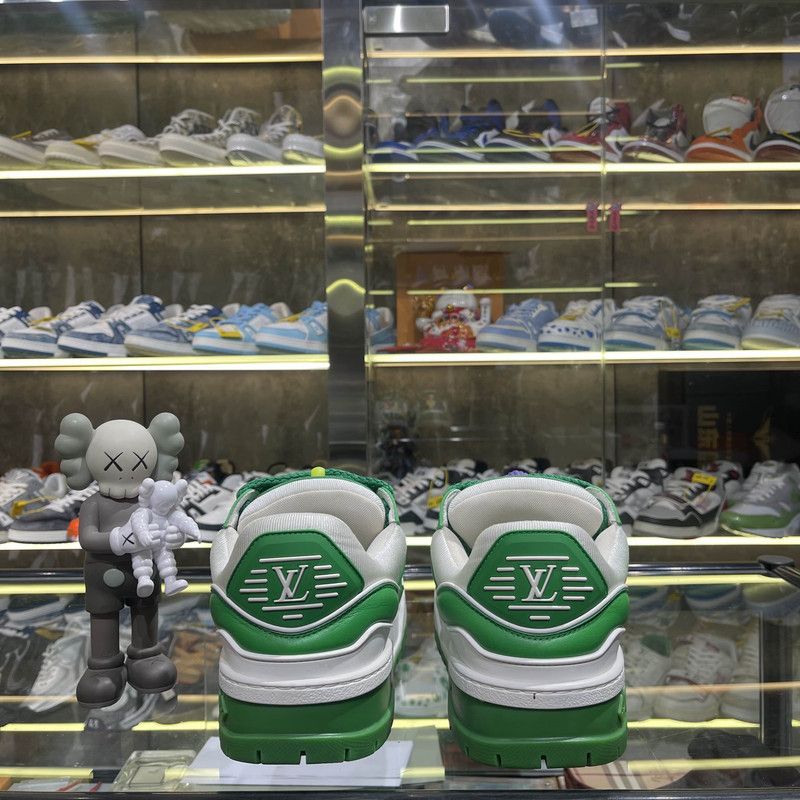 Louis Vuitton Louis Vuitton Trainer Maxi Sneakers in White and Green 0079 Size US 9.5 / EU 42-43 - 3 Thumbnail