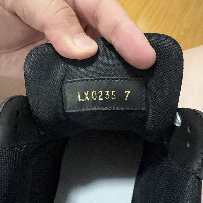 Louis Vuitton Louis Vuitton Black Trainer Leather Sneakers for Men 0079 Size US 8 / EU 41 - 5 Thumbnail