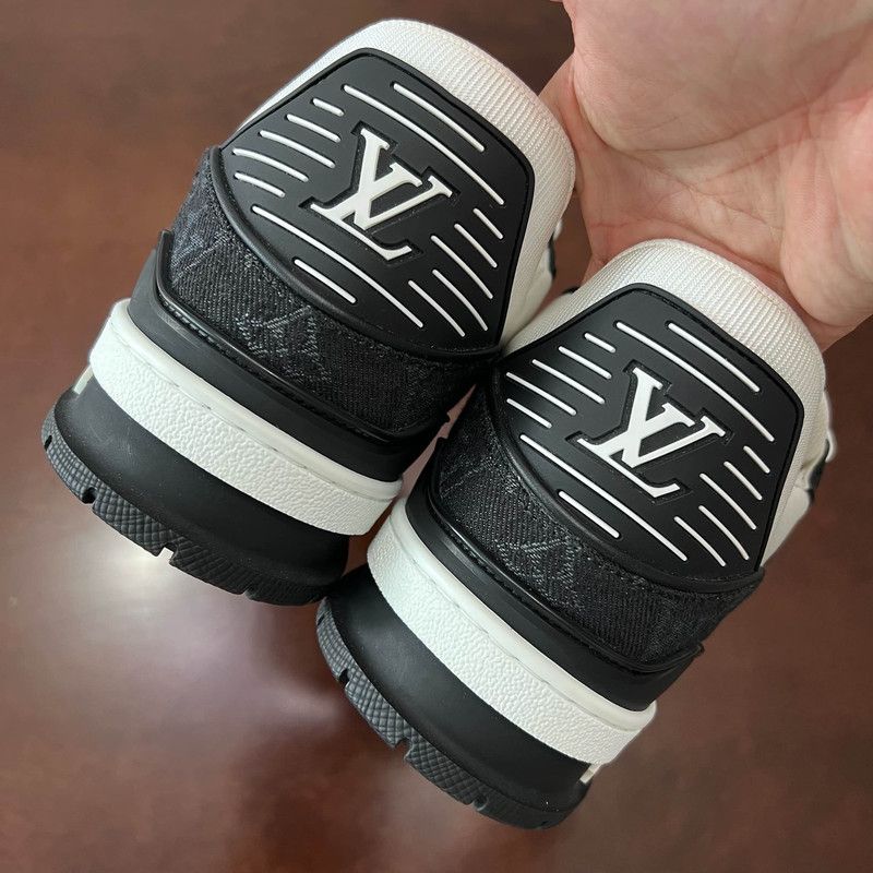 Louis Vuitton Louis Vuitton Panda Print Low-Top Sneakers 0079 Size US 9.5 / EU 42-43 - 3 Thumbnail