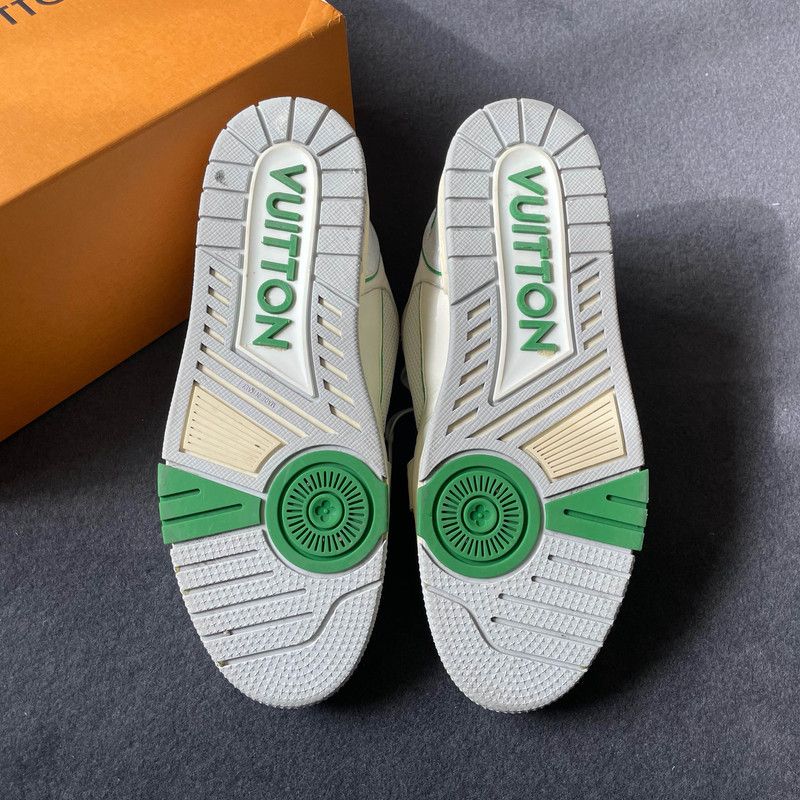 Louis Vuitton Louis Vuitton Classic Pattern Vintage Fashion Sneakers 0079 Size US 9.5 / EU 42-43 - 6 Thumbnail
