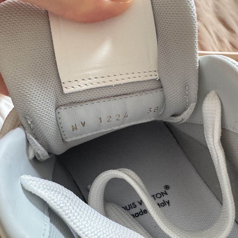 Louis Vuitton Louis Vuitton Trainer Low-Top Sneakers in White 0079 Size US 7.5 / EU 40-41 - 5 Thumbnail