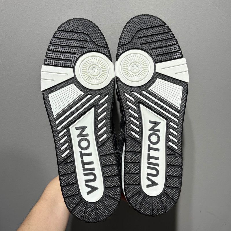 Louis Vuitton Louis Vuitton Panda Print Low-Top Sneakers 0079 Size US 10.5 / EU 43-44 - 4 Thumbnail