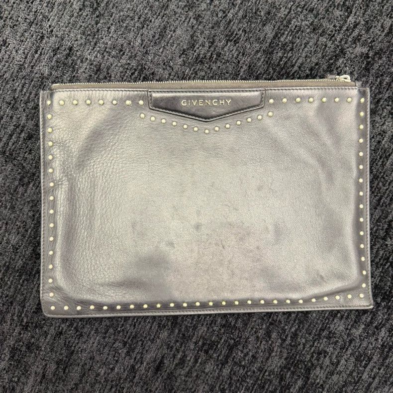 Givenchy Givenchy Silver Studded Leather Clutch -dmc Size ONE SIZE - 2 Thumbnail