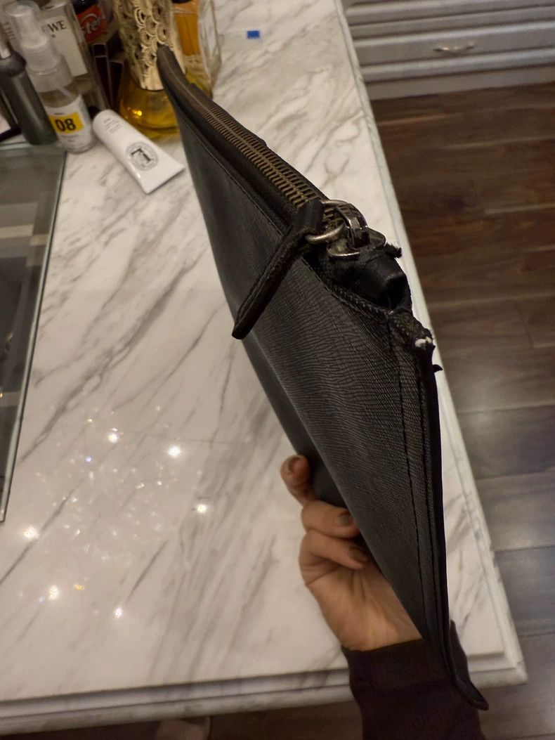 Givenchy Givenchy Black Leather Hand Pouch -dmc Size ONE SIZE - 8 Thumbnail