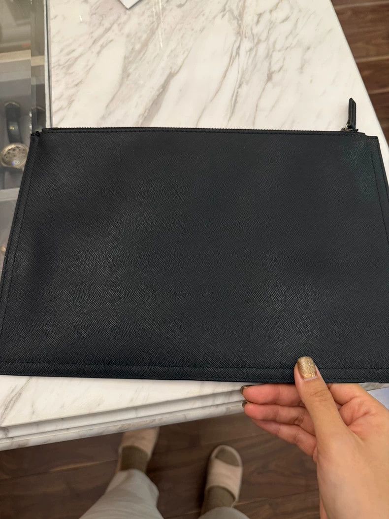 Givenchy Givenchy Black Leather Hand Pouch -dmc Size ONE SIZE - 3 Thumbnail