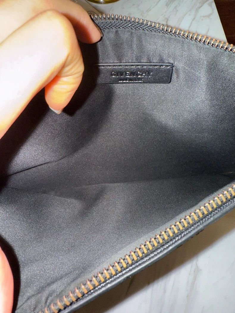 Givenchy Givenchy Black Leather Hand Pouch -dmc Size ONE SIZE - 5 Thumbnail