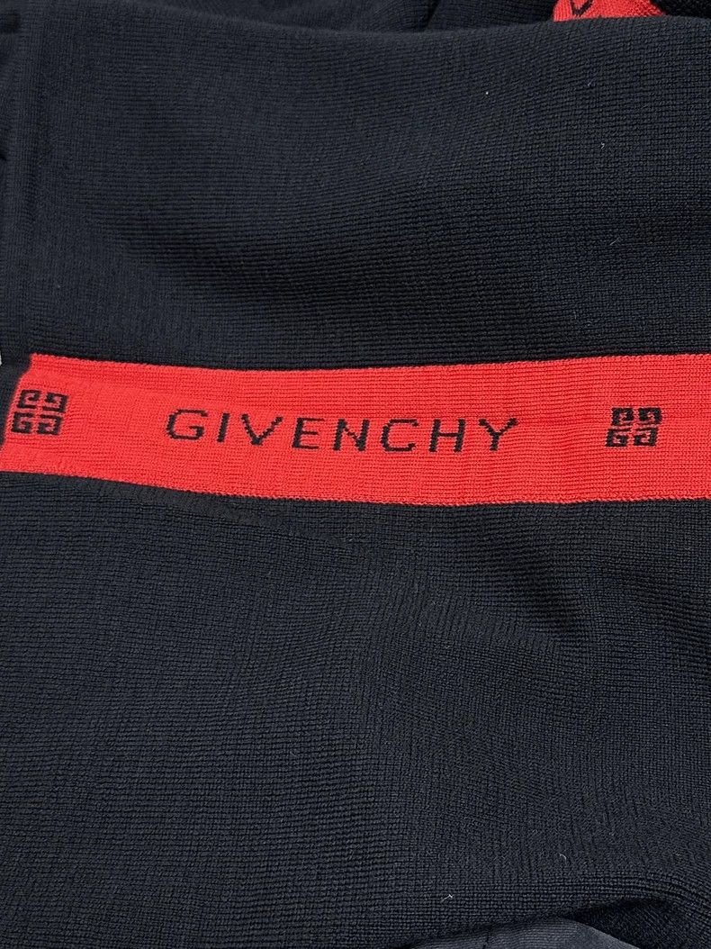 Givenchy Givenchy Black Red Print Scarf -dmc Size ONE SIZE - 6 Thumbnail