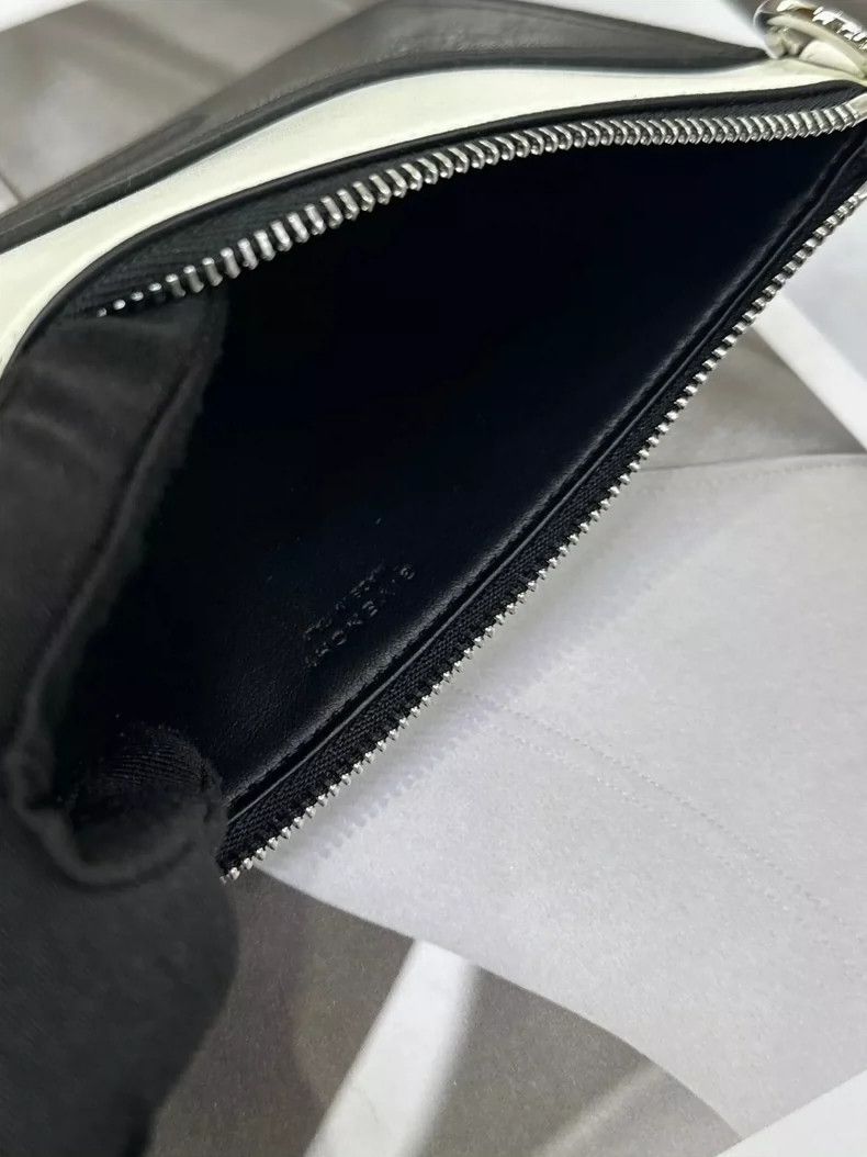 Givenchy GIVENCHY Black White Leather Handbag -dmc Size ONE SIZE - 7 Thumbnail