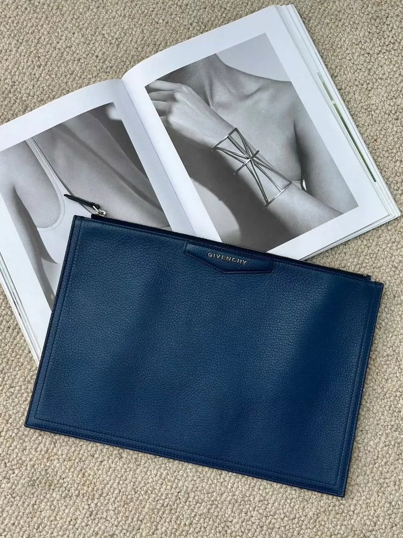 Givenchy GIVENCHY Blue Casual Clutch Bag -dmc Size ONE SIZE - 3 Thumbnail