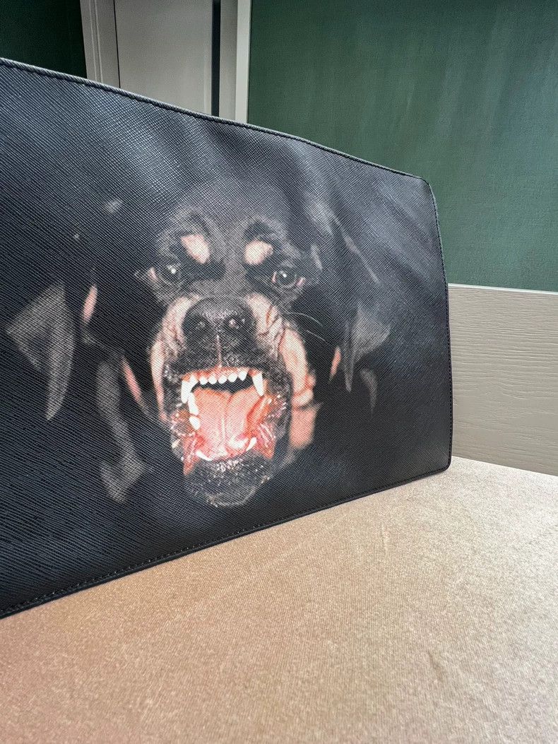 Givenchy Givenchy Rottweiler Print Clutch Bag -dmc Size ONE SIZE - 4 Thumbnail