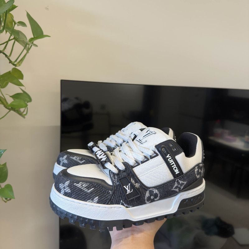 Louis Vuitton Louis Vuitton Trainer Maxi Black and White Sneakers 0079 Size US 6.5 / EU 39-40 - 13 Thumbnail