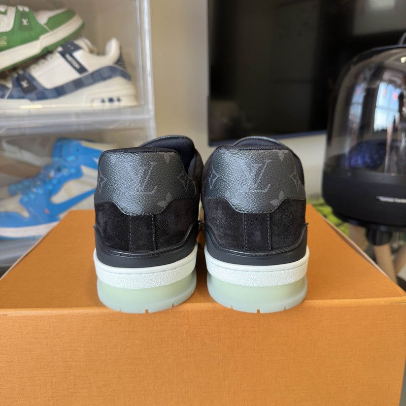 Louis Vuitton Louis Vuitton Trainer Low Top Fashion Sneakers 0079 Size US 11 / EU 44 - 3 Thumbnail