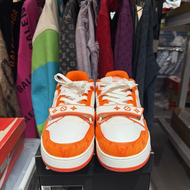 Louis Vuitton Louis Vuitton Trainer Low-Top Sneakers for Men 0079 Size US 10.5 / EU 43-44 - 2 Thumbnail