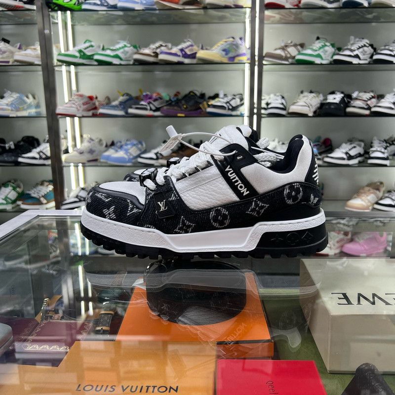 Louis Vuitton Louis Vuitton Trainer Maxi Black and White Sneakers 0079 Size US 8.5 / EU 41-42 - 7 Thumbnail