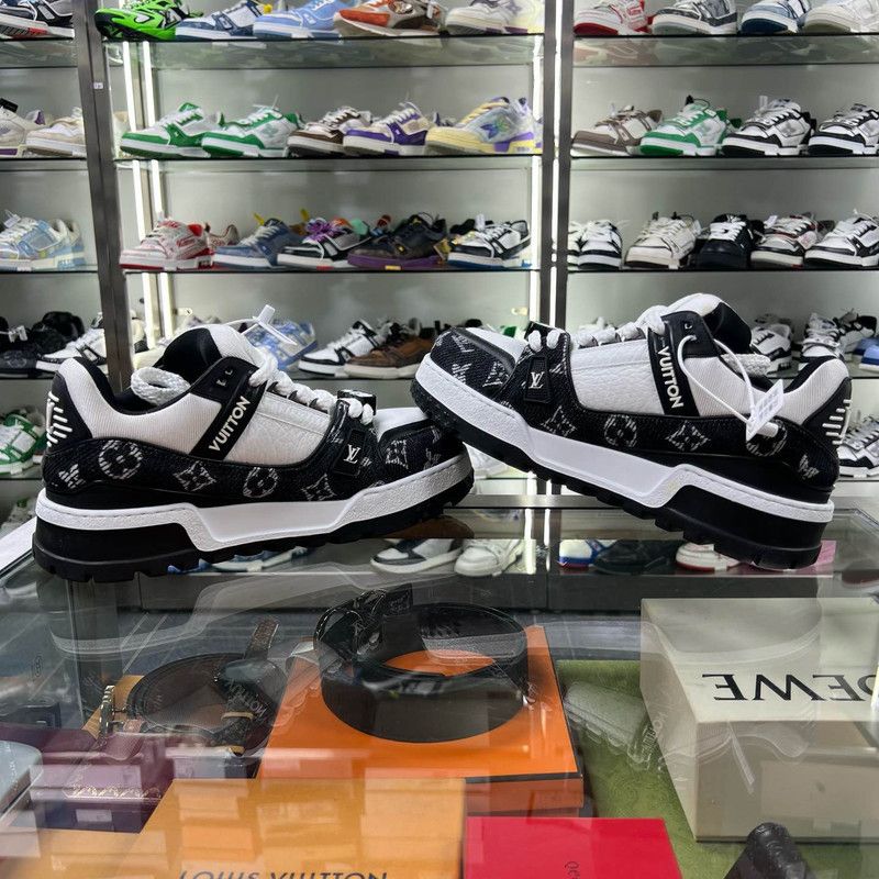 Louis Vuitton Louis Vuitton Trainer Maxi Black and White Sneakers 0079 Size US 8.5 / EU 41-42 - 8 Thumbnail
