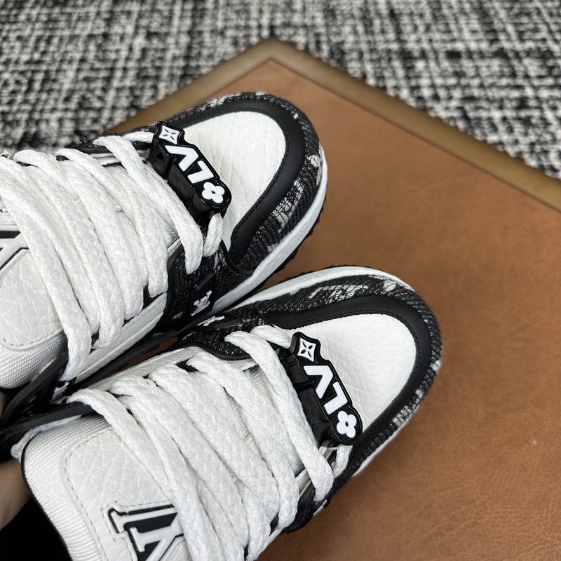 Louis Vuitton Louis Vuitton Trainer Maxi Black White Sneakers 0079 Size US 5.5 / EU 38 - 7 Thumbnail