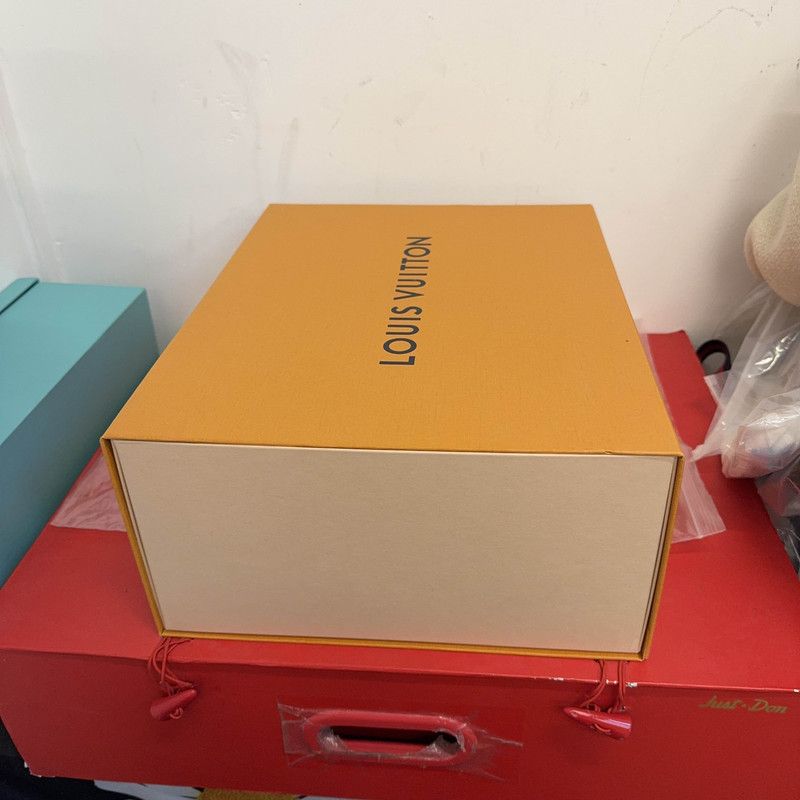 Louis Vuitton Louis Vuitton Classic Trainer Low-Top Sneakers 0079 Size US 10.5 / EU 43-44 - 6 Thumbnail
