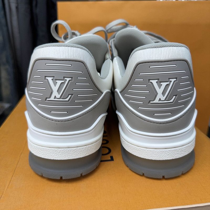 Louis Vuitton Louis Vuitton Low-Top Trainer Sneakers in Gray and White 0079 Size US 10.5 / EU 43-44 - 3 Thumbnail
