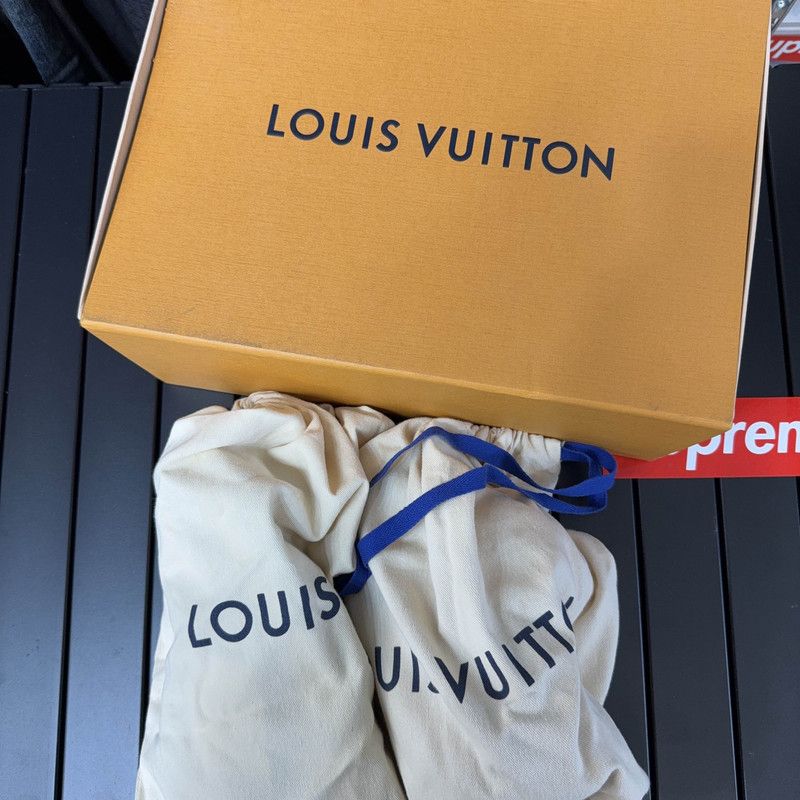 Louis Vuitton Louis Vuitton Low-Top Trainer Sneakers in Gray and White 0079 Size US 10.5 / EU 43-44 - 6 Thumbnail