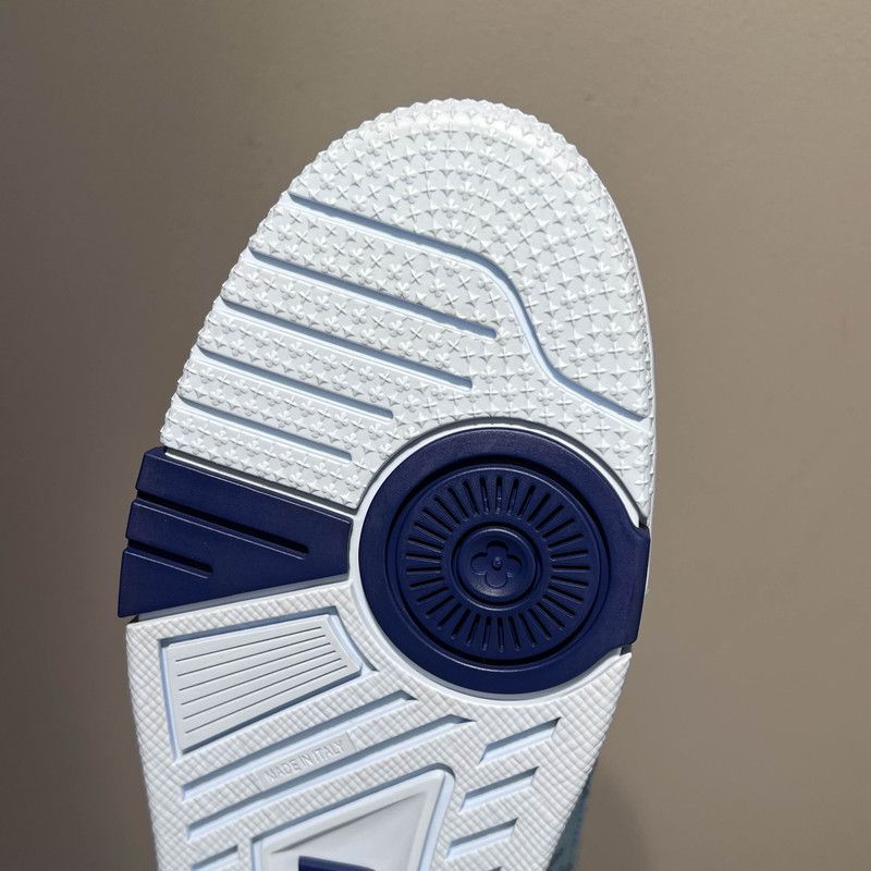 Louis Vuitton Louis Vuitton Blue Trainer Sneakers for Men 0079 Size US 7.5 / EU 40-41 - 8 Thumbnail