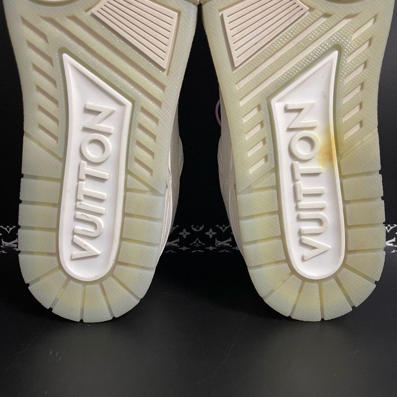 Louis Vuitton Louis Vuitton Classic Trainer Fashion Sneakers for Men 0079 Size US 8 / EU 41 - 8 Thumbnail