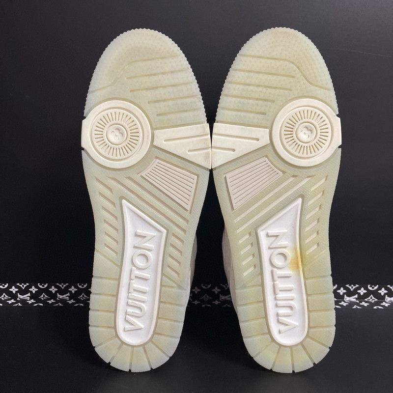 Louis Vuitton Louis Vuitton Classic Trainer Fashion Sneakers for Men 0079 Size US 8 / EU 41 - 4 Thumbnail