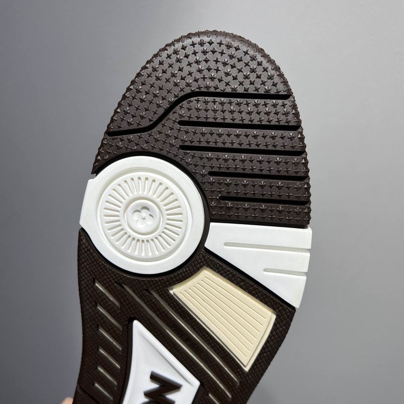Louis Vuitton Louis Vuitton Low Top Trainer Sneakers for All 0079 Size US 8.5 / EU 41-42 - 5 Thumbnail