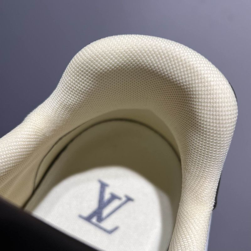 Louis Vuitton Louis Vuitton Low Top Trainer Sneakers for All 0079 Size US 8.5 / EU 41-42 - 12 Thumbnail