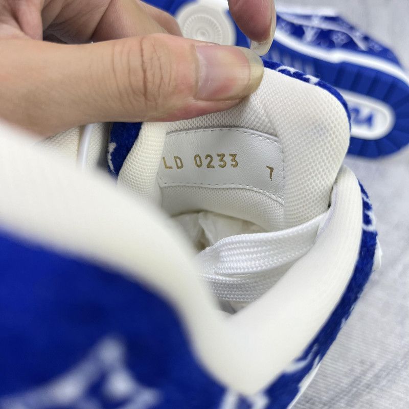 Louis Vuitton Louis Vuitton Blue and White Trainer Sneakers 0079 Size US 8 / EU 41 - 5 Thumbnail