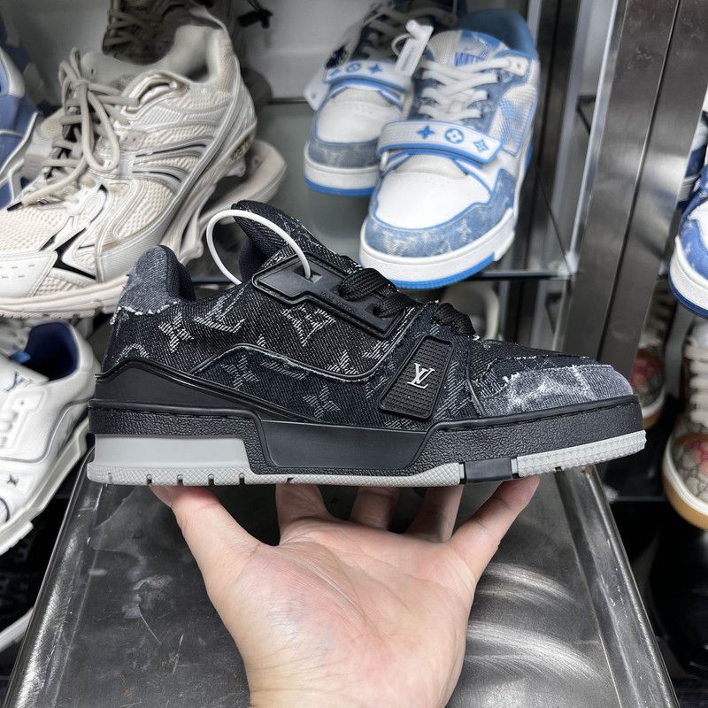 Louis Vuitton Louis Vuitton Trainer Low-Top Sneakers in Black 0079 Size US 6.5 / EU 39-40 - 6 Thumbnail