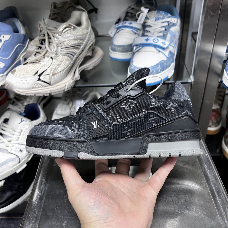 Louis Vuitton Louis Vuitton Trainer Low-Top Sneakers in Black 0079 Size US 6.5 / EU 39-40 - 8 Thumbnail