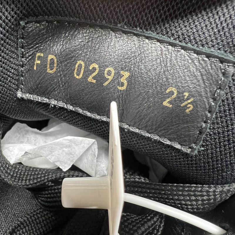 Louis Vuitton Louis Vuitton Trainer Low-Top Sneakers in Black 0079 Size US 6.5 / EU 39-40 - 5 Thumbnail
