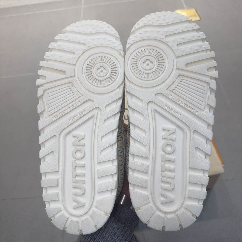 Louis Vuitton Louis Vuitton Trainer Low Top Sneakers for Men 0079 Size US 7.5 / EU 40-41 - 4 Thumbnail