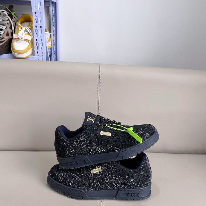 Louis Vuitton Louis Vuitton Sparkling Black Trainer Sneakers 0079 Size US 10.5 / EU 43-44 - 8 Thumbnail