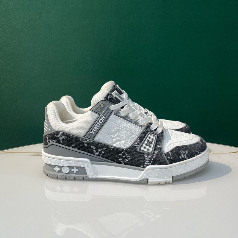 Louis Vuitton Louis Vuitton Low-Top Trainer in Gray and White 0079 Size US 6.5 / EU 39-40 - 4 Thumbnail