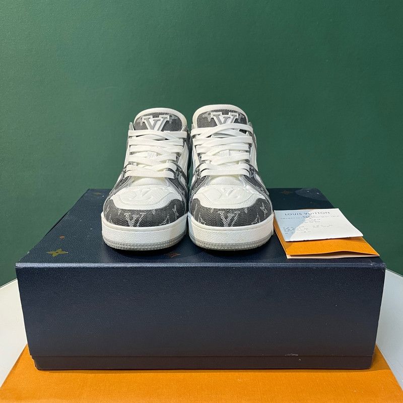 Louis Vuitton Louis Vuitton Low-Top Trainer in Gray and White 0079 Size US 6.5 / EU 39-40 - 2 Thumbnail