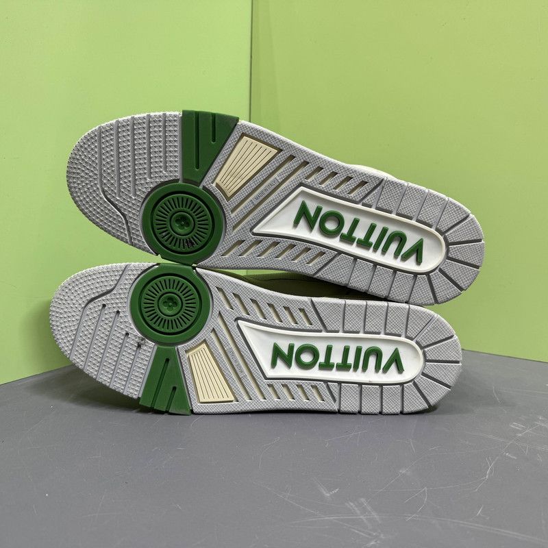 Louis Vuitton Louis Vuitton Classic Pattern Retro Sneakers for Men 0079 Size US 10.5 / EU 43-44 - 4 Thumbnail