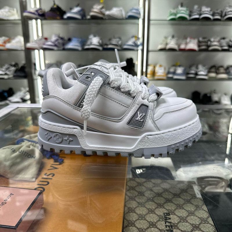 Louis Vuitton Louis Vuitton Trainer Maxi Leather Low Top Sneakers 0079 Size US 5.5 / EU 38 - 6 Thumbnail